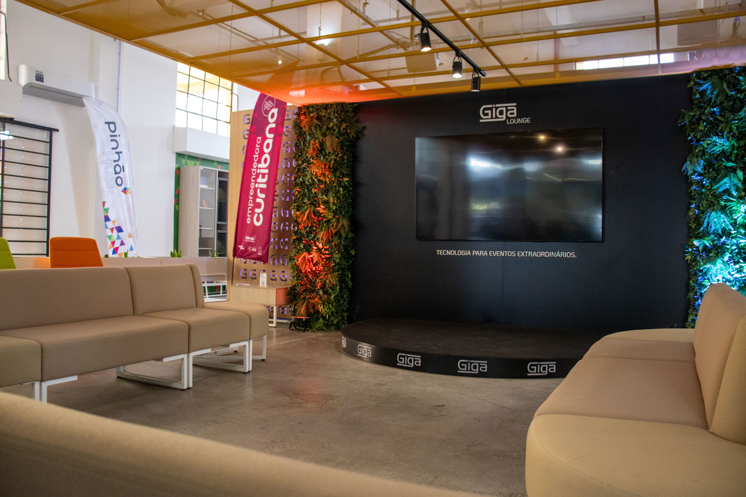 Giga Lounge no Pinhão Hub